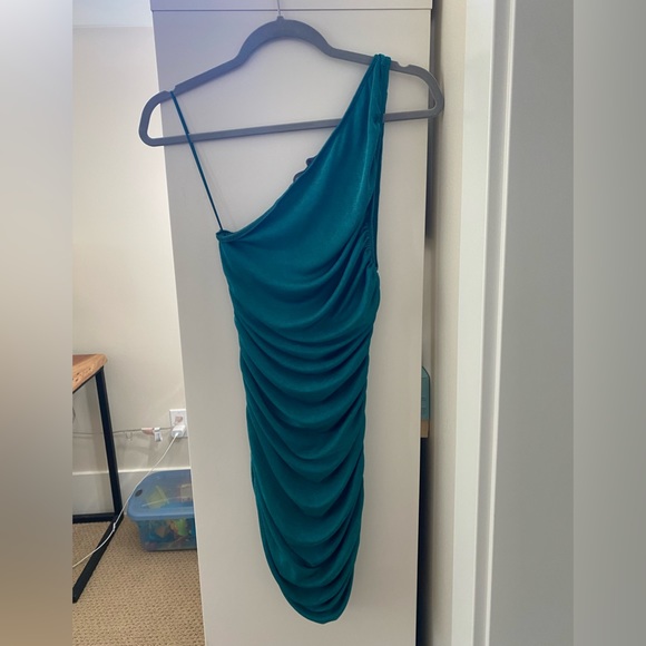 Princess Polly (Lioness) THE GODDESS MINI DRESS FOREST GREEN - Picture 3 of 4